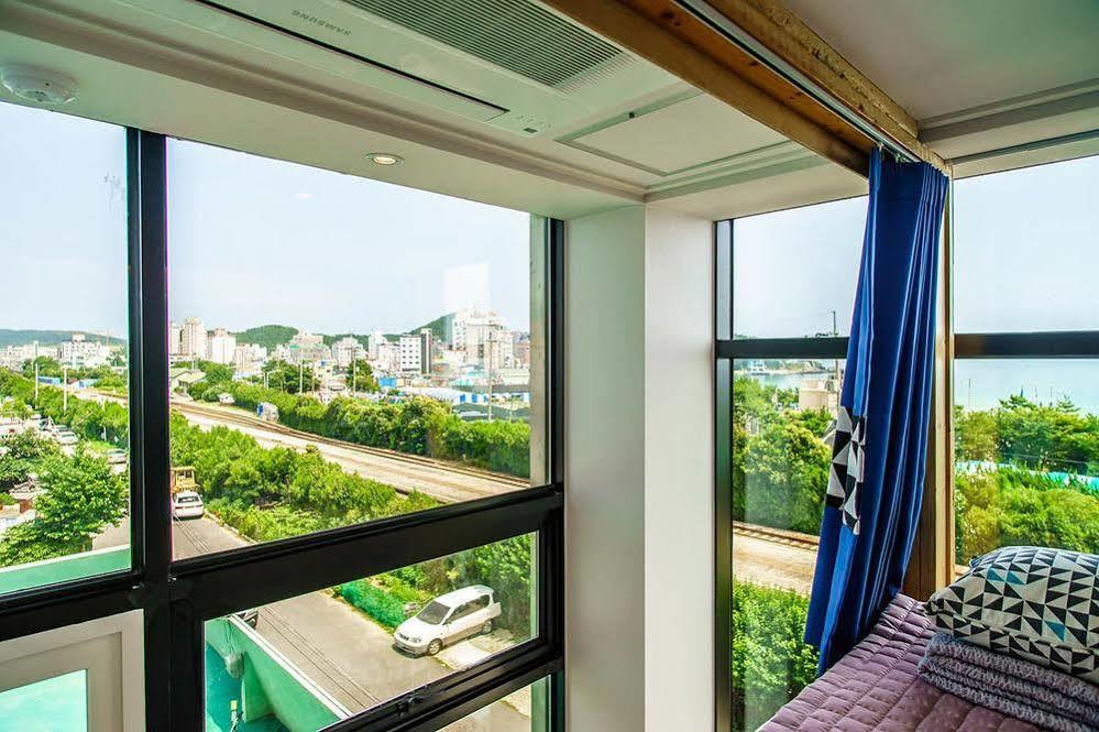 From Guesthouse Busan Bagian luar foto