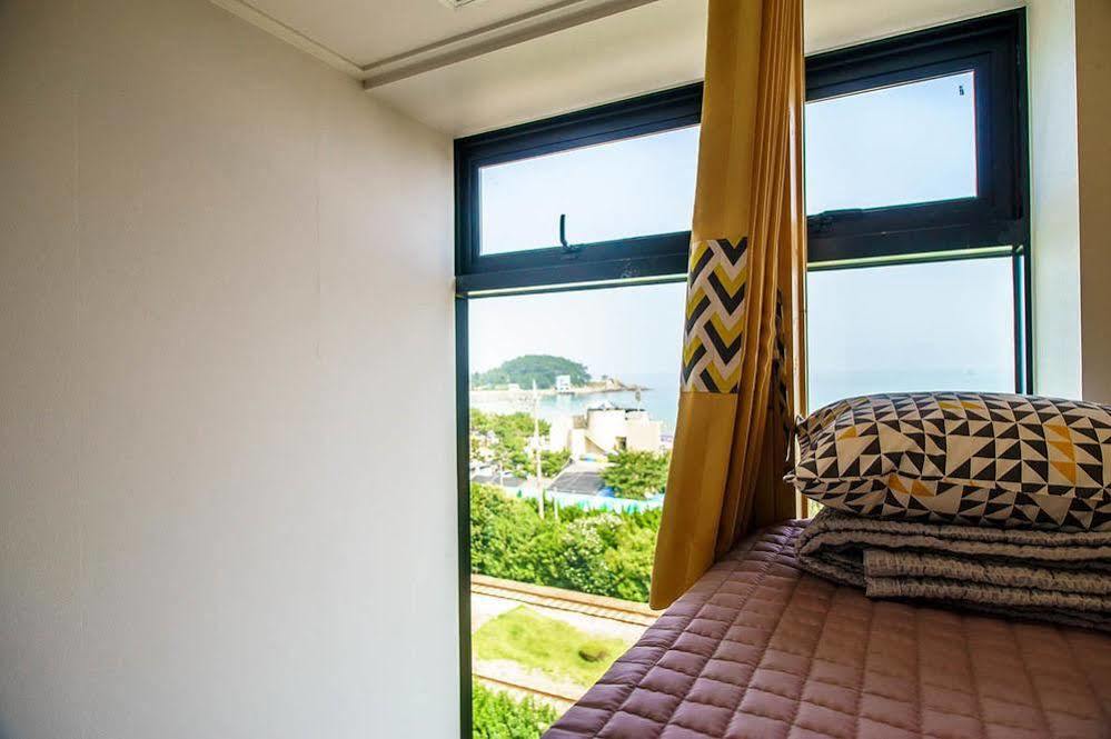 From Guesthouse Busan Bagian luar foto